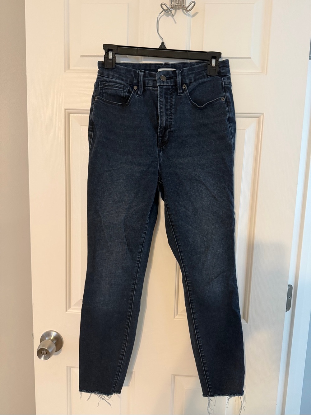Good American Slim Straight Jeans in Dark Indigo